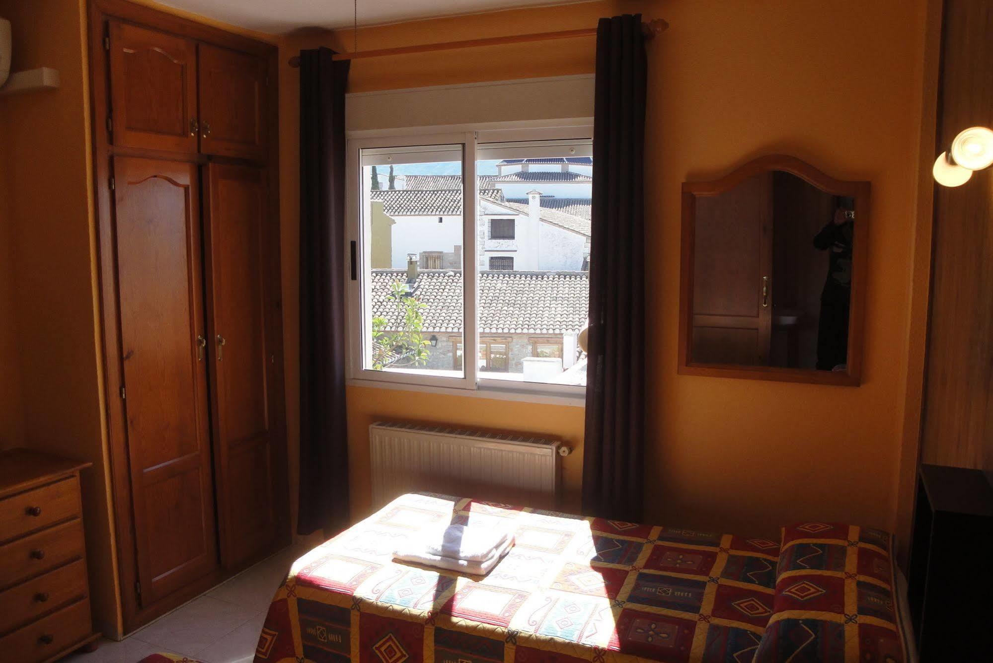 Hostal Cristina Denia Bagian luar foto